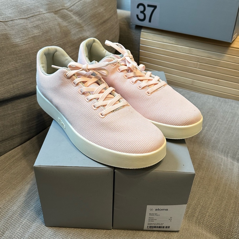 Men’s Lightweight Pink Sneakers - Casual Lace-Up - US 11
